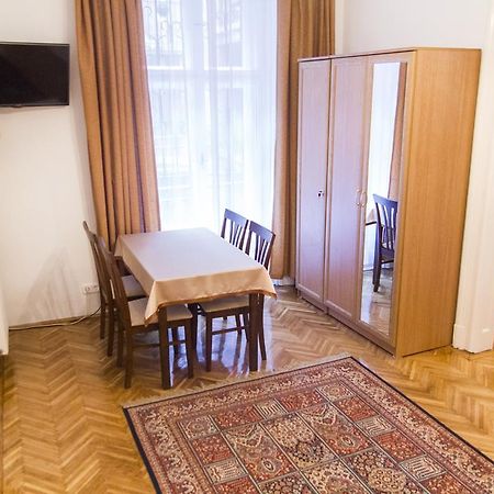 Authentic Budapest Apartment Rum bild