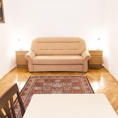 Authentic Budapest Apartment Rum bild