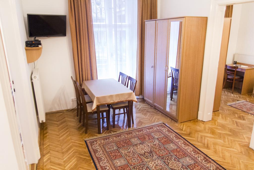 Authentic Budapest Apartment Rum bild