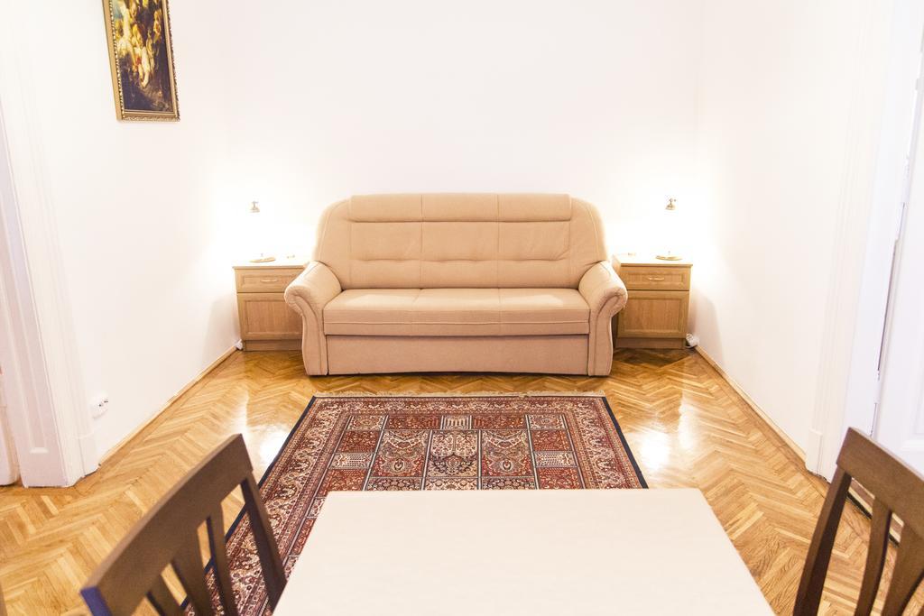 Authentic Budapest Apartment Rum bild