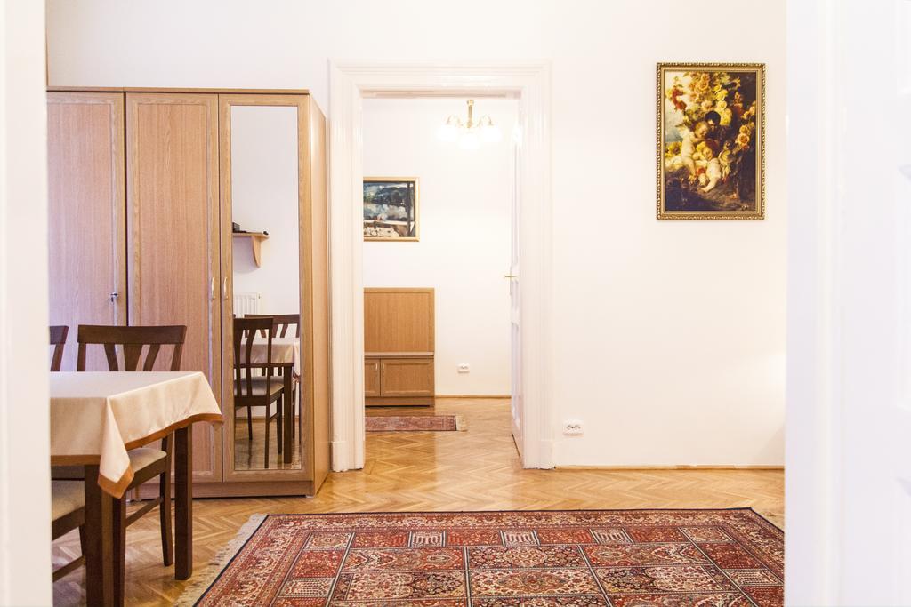 Authentic Budapest Apartment Rum bild